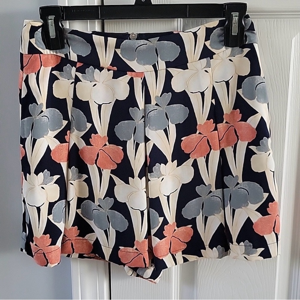 Ava Floral High Rise Tailored Shorts XS 3” Inseam Back Zip